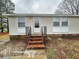 201 E Gilbreath St, Unit A in Graham, NC - Building Photo