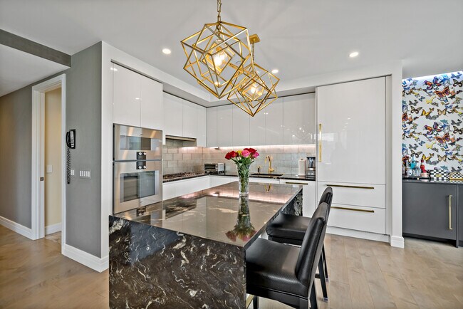 1414 S Penn Sq, Unit 22B in Philadelphia, PA - Building Photo - Building Photo