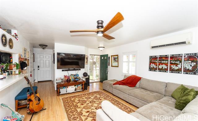 94-055 Pumaia Way in Waipahu, HI - Building Photo - Building Photo