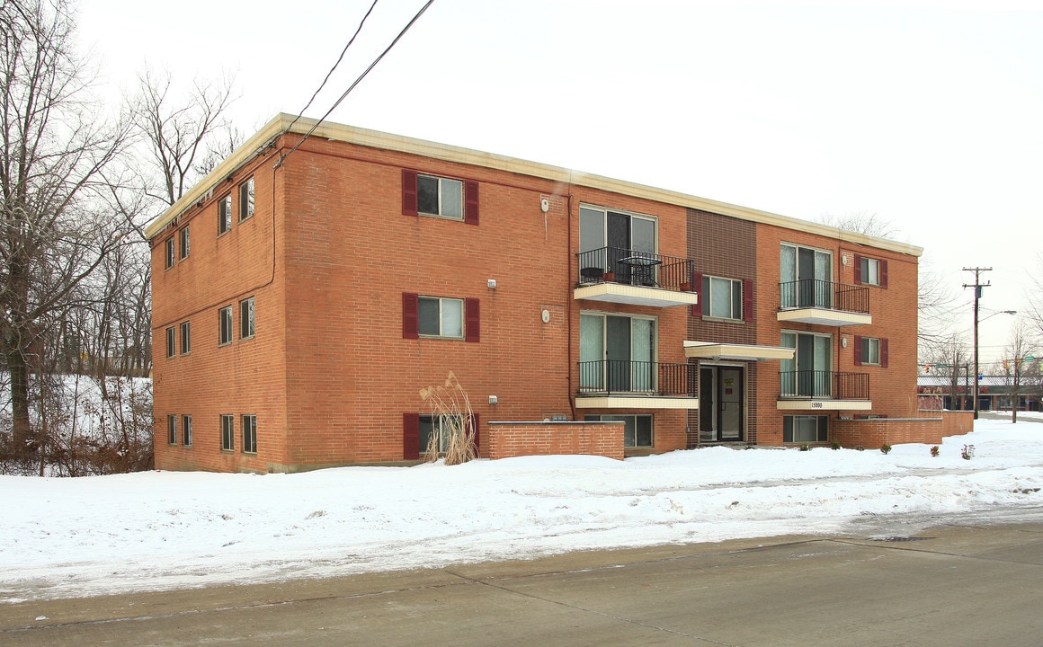15900 Maple Heights Blvd in Maple Heights, OH - Building Photo