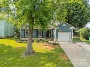 8027 Sherington Way in Charlotte, NC - Building Photo - Building Photo