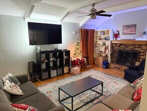 4449 E 107th St in Kansas City, MO - Building Photo - Building Photo