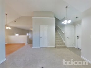 6030 Crooked Creek Dr. in Rex, GA - Foto de edificio - Building Photo