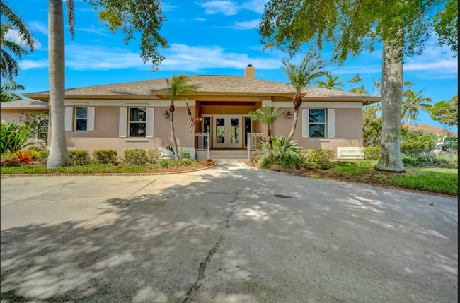 381 Worthington St in Marco Island, FL - Building Photo - Building Photo