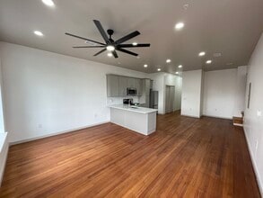 711 Chew St in Allentown, PA - Foto de edificio - Building Photo