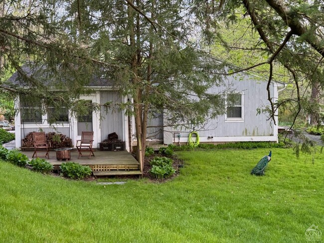 1434 County Rd 83 in Pine Plains, NY - Foto de edificio - Building Photo