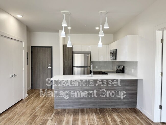 property at 1641 Midtown Pl