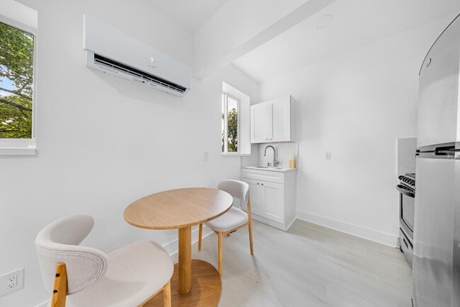 property at 1250 SW 6th St