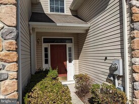 252 Brinley Dr in Pennington, NJ - Building Photo