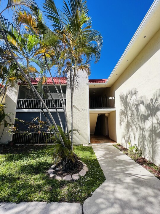 614 NW 13th St in Boca Raton, FL - Building Photo