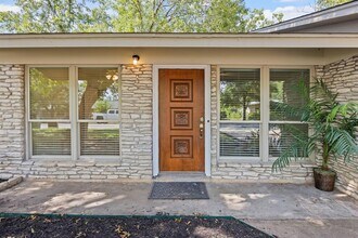 3205 Whites Dr in Austin, TX - Building Photo - Building Photo