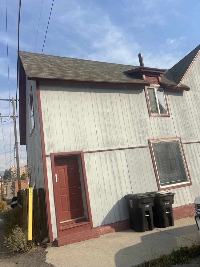 202 N Alabama St, Unit 202