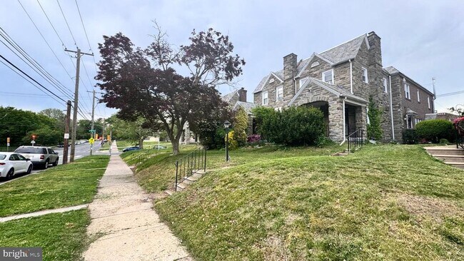 5613 Wynnefield Ave in Philadelphia, PA - Building Photo - Building Photo