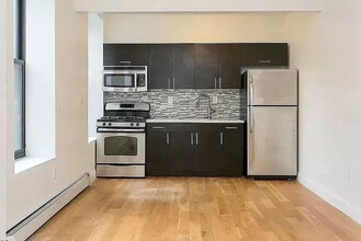 457 W 17th St in New York, NY - Building Photo - Building Photo