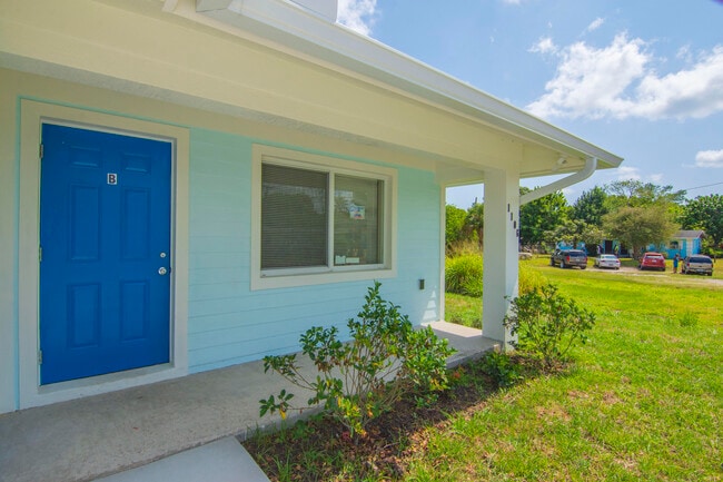 1106 Avenue E in Fort Pierce, FL - Building Photo - Building Photo
