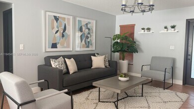 10417 NW 129th St in Hialeah Gardens, FL - Building Photo - Building Photo