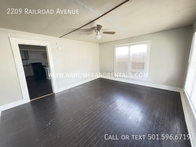 2209 Railroad Ave in North Little Rock, AR - Building Photo - Building Photo