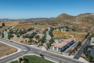 Peppertree in Hemet, CA - Foto de edificio - Building Photo