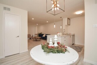 4637 Wild Indigo St in Houston, TX - Building Photo - Building Photo