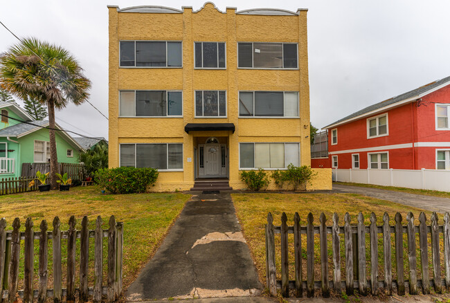 607 Riverview Blvd in Daytona Beach, FL - Foto de edificio - Building Photo