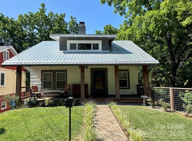 28 Drake St in Asheville, NC - Building Photo - Building Photo