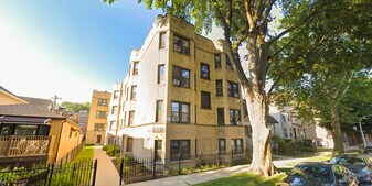 1915 W Larchmont Ave, Unit 1911-2B in Chicago, IL - Building Photo