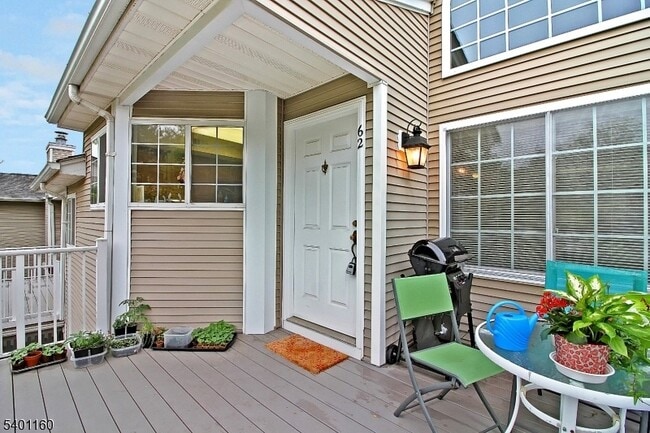 property at 62 Bentley Ct