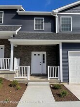 406 Felts St in Taylor, PA - Building Photo - Building Photo