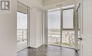 7895 Jane St in Vaughan, ON - Building Photo - Building Photo