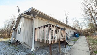 857 Broadway in Wickliffe, KY - Building Photo