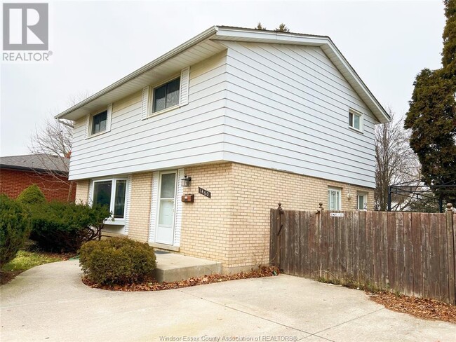 1460 Villa Maria Blvd S in Windsor, ON - Building Photo - Building Photo