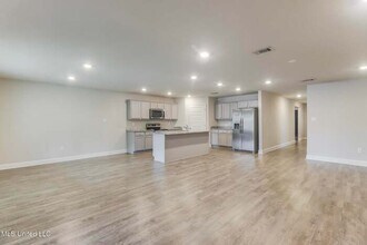 6487 Eastland Cir in Biloxi, MS - Building Photo - Building Photo