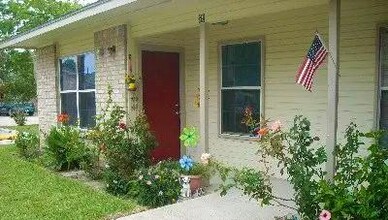 201 Morning Glory St in Rio Hondo, TX - Foto de edificio - Building Photo