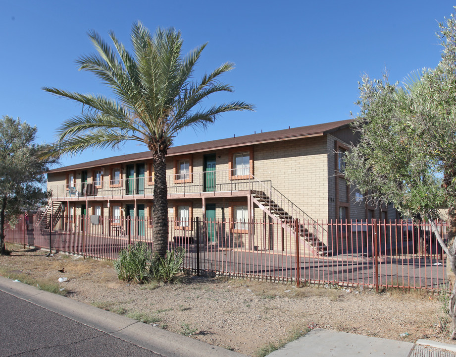 1703 W Mountain View Rd in Phoenix, AZ - Foto de edificio