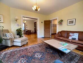 20 Oakview Ter, Unit 1 in Boston, MA - Foto de edificio - Building Photo