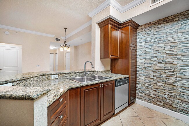 1690 Renaissance Commons Blvd-Unit -1125 in Boynton Beach, FL - Building Photo - Building Photo