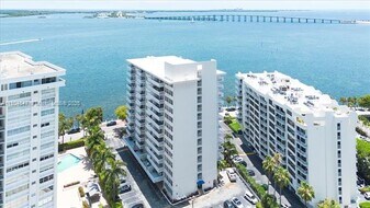 1430 Brickell Bay Dr, Unit 805 in Miami, FL - Building Photo