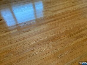 225 Desoto Pl in Cliffside Park, NJ - Building Photo - Building Photo