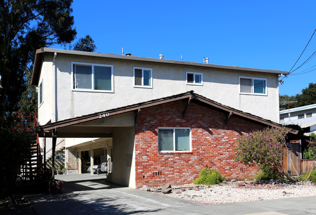 240 Chumalia St in San Leandro, CA - Building Photo