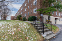 720-740 Tuckahoe Rd in Yonkers, NY - Foto de edificio - Building Photo