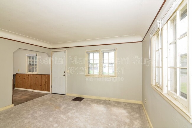 4400 Xenia Ave N in Minneapolis, MN - Building Photo - Building Photo