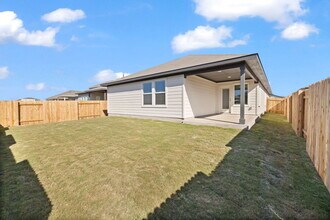 308 Texas Agate Dr in Kyle, TX - Building Photo - Building Photo