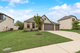 2016 Pacific Ave in Anna, TX - Building Photo - Building Photo
