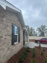 4750 Airmen Dr in Crestview, FL - Building Photo