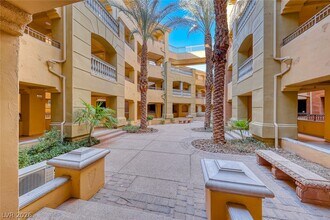 20 Via Mantova in Henderson, NV - Foto de edificio - Building Photo