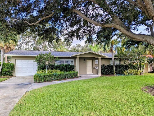 property at 1180 Eden Isle Blvd NE