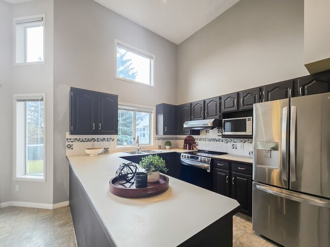 51 Kingsland Villas SW in Calgary, AB - Building Photo - Building Photo