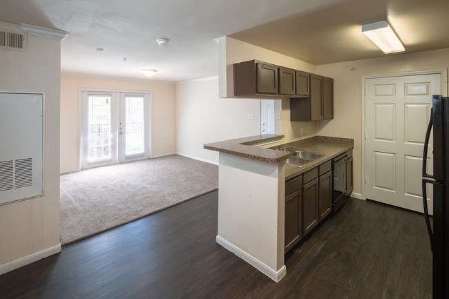 Bellfort Pines Apartments in Houston, TX - Building Photo - Building Photo