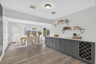 2909 NW 9th Ave in Wilton Manors, FL - Foto de edificio - Building Photo