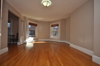 218 Newbury St, Unit 4R in Boston, MA - Foto de edificio - Building Photo